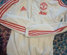 man utd lightwieght training top