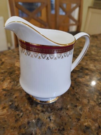 Paragon 'Holyrood' Teapot.
