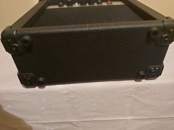 Rocktile Electric Guitar and AMP, in new condition