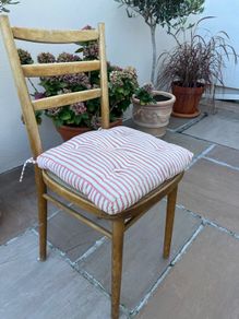chair with seat pad