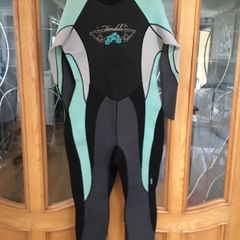 Adult full length wetsuit size 16/18