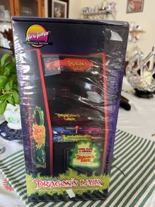 Dragons Lair mini Arcade Cabinet. New wave Replicade