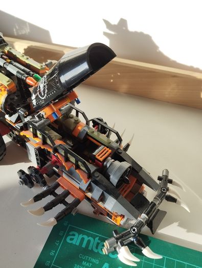 LEGO NINJAGO Hunted  Dieselnaut 70654  Incomplete
