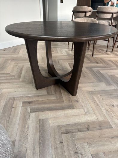 Table & chairs