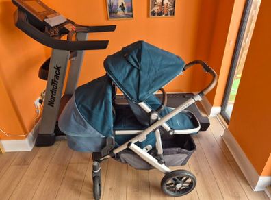 UppaBaby Vista V2 Pram & Bassinet just Serviced, L