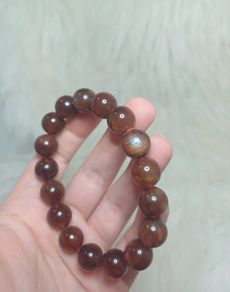 bracelet red moonstone large beads elasticated sizs