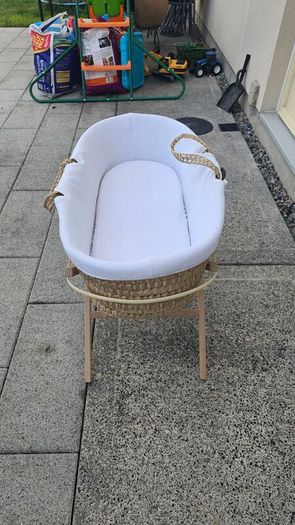 Moses basket by baby elegance