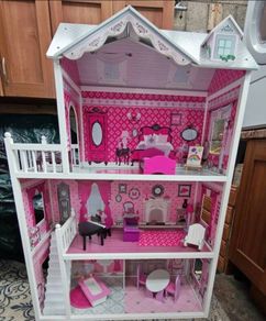 Large Dolls House