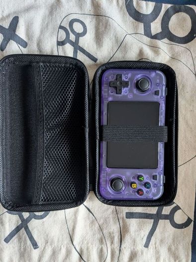 R36H Console 64GB - Hard Case - Brand new - price firm