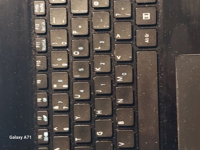 ACER ASPIRE E5-475, Intel Core i3-6006U CPU, 2.0 GHz, 8GB Ram, 900GB HDD, Windows 10, Microsoft Edge, Chrome
