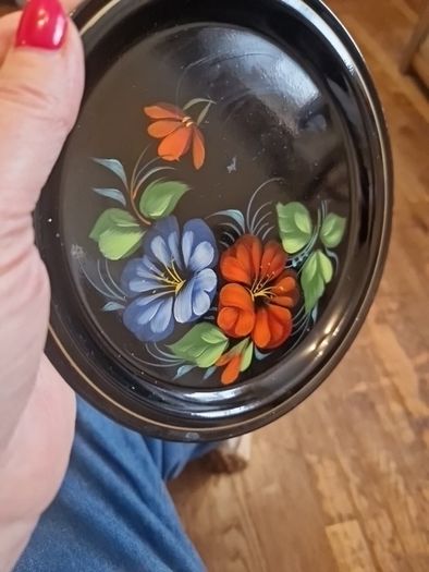 folkart tin plates