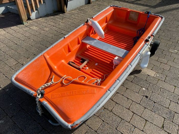 Tabur 2.5m boat with Tohatsu Outboard