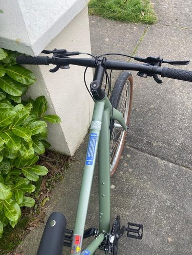 As new Cube Hyde city bicycle