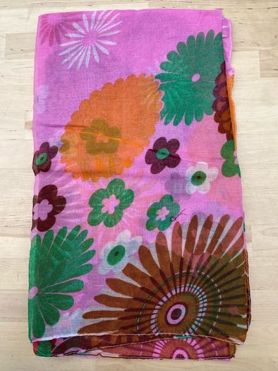 300 Ladies Scarves - Full Size - Summer Sellers!!
