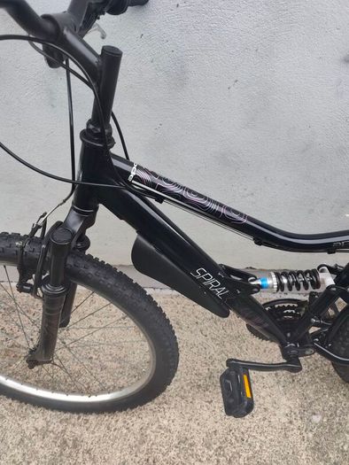 Apollo spiral 17"women bike with 27'5 wheels ready to drive !