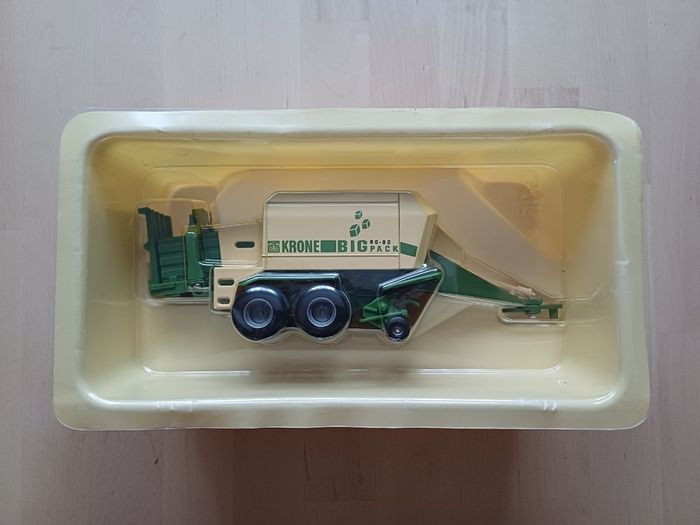 Britains Elite Krone Big Pack Farm Model Boxed MINT