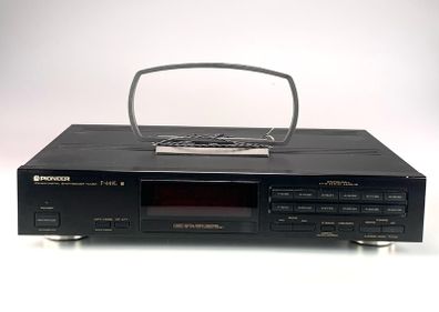 Pioneer F-449L FM/AM digital tuner.