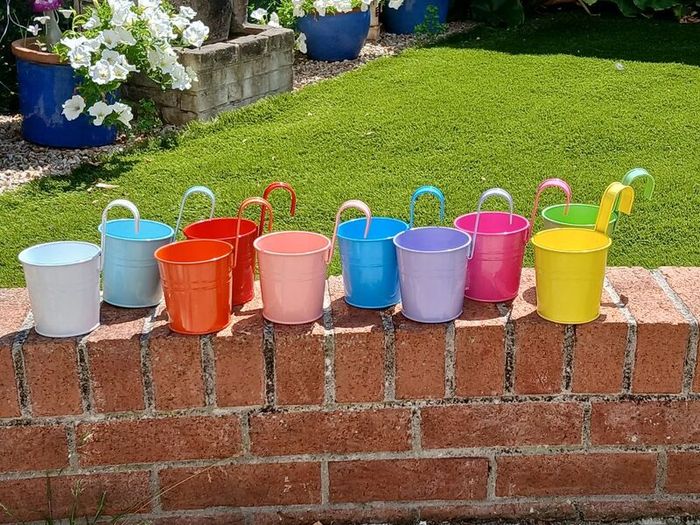 Hanging pots