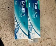 DAILIES Contact lenses