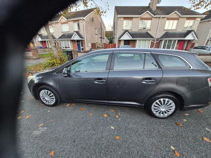 Toyota Avensis 2011