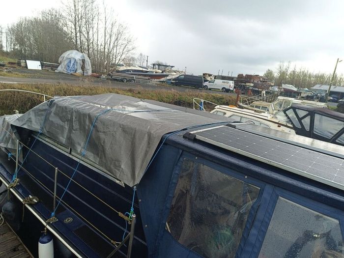 Boat, cruiser 28 ft