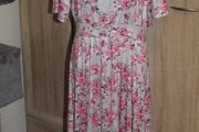 Lovely floral over the knee dress size UK16/18 EU44/46 Postage included