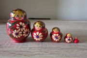 Vintage 5 piece nesting Matryoshka set, hand painted and in excellent condition