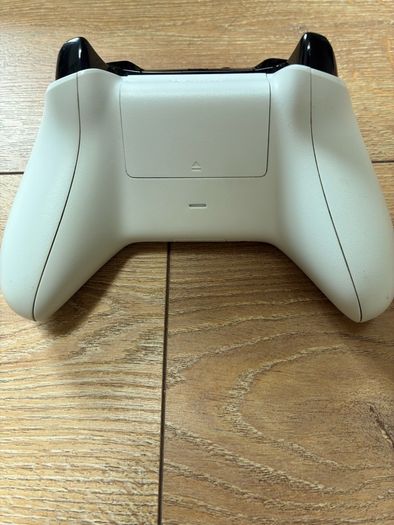 Xbox One S 1TB with controller and games