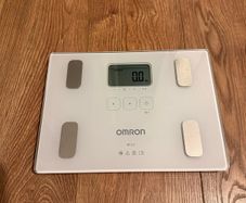 Electronic bathroom scale