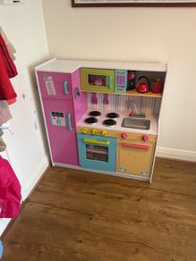 Play kitchen