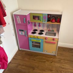 Play kitchen