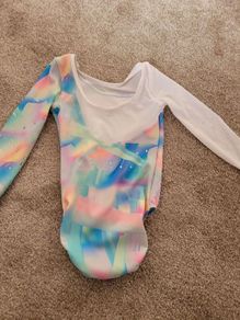 Gymnastics leotards (4) and shorts (2 pairs) girls