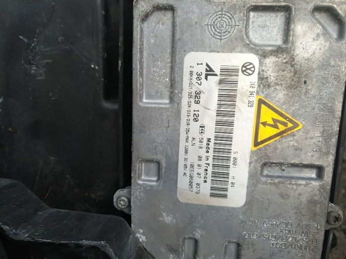 vw touran, 07,  headlights with ballasts