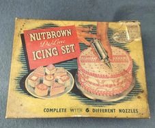 Vintage Nutbrown' De Luxe Icing Set good condition  very old