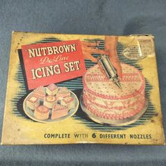 Vintage Nutbrown' De Luxe Icing Set good condition  very old