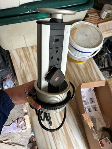 pop up socket