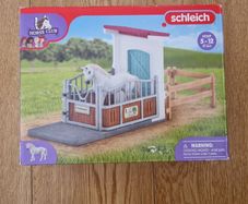 BRAND NEW Schleich Horse Club Stall Extension 42569 With Stallion