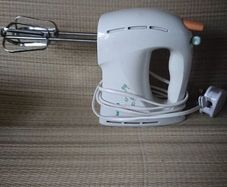 Hand mixer