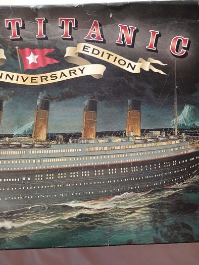Titanic model building kit