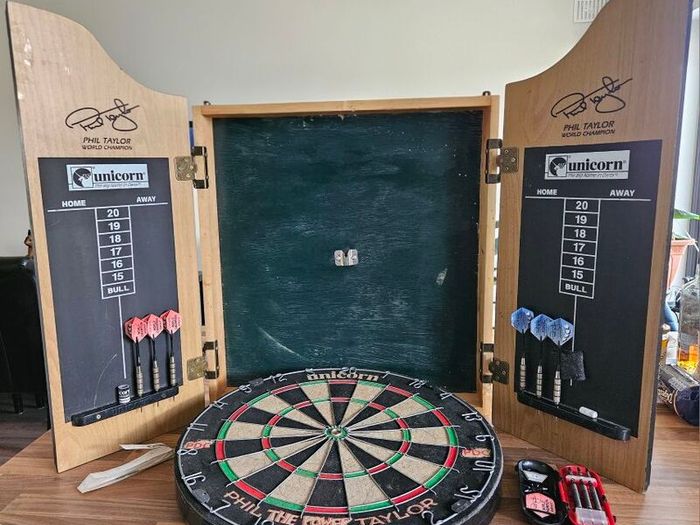 Darts Unicorn  Phil Taylor cabinet with extra
