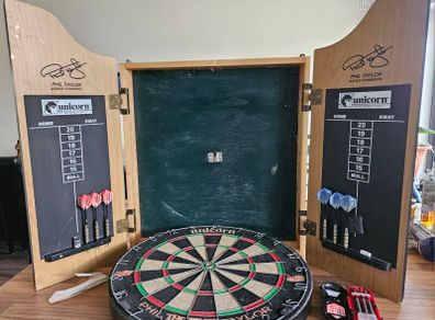 Darts Unicorn  Phil Taylor cabinet with extra