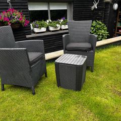 Garden Chairs & Side Table