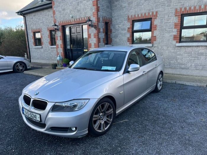 BMW 3-Series 2011