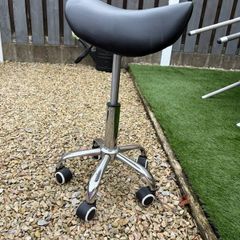 swivel stool