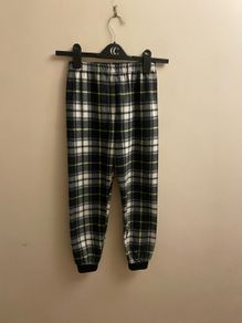 Check pyjama bottoms (age 8-9)