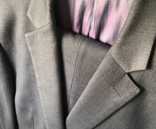 Daniel Grahame 2 piece suit size 42S like new CLEAR OUT