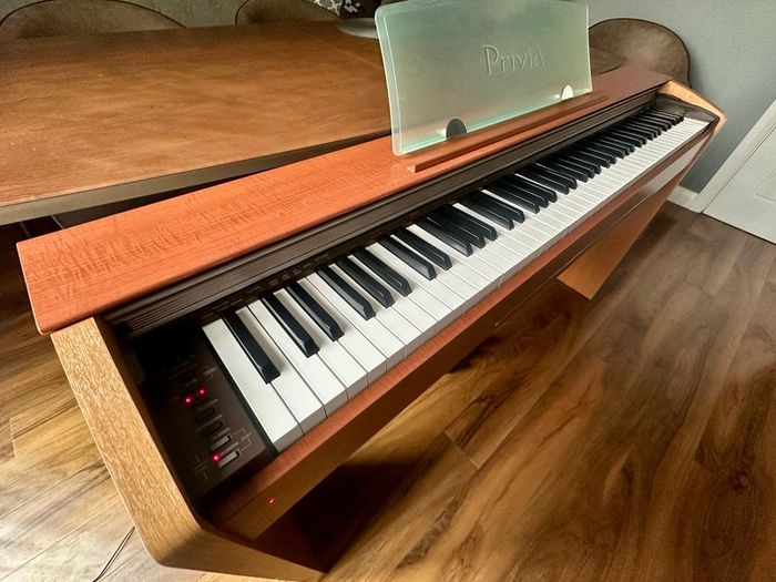 Casio Privia PX-720 Digital/Electric Piano in cherrywood