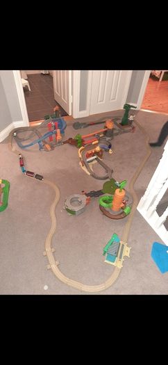 Thomas the tank everything! train sets, engines, tracks, carriages.. New Value is more than e1000.