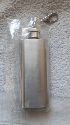 Mini 2oz Hip Flask Wine Bottle Stainless Steel Liquor with Screw Cap Keychain
