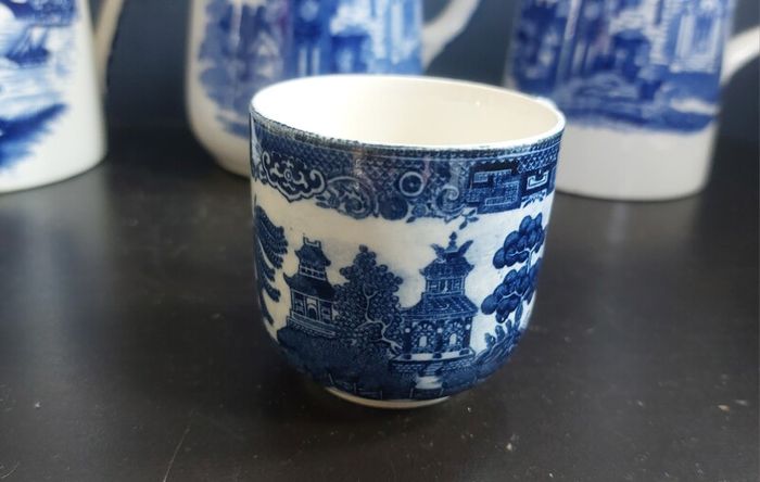 Beautiful Antique Blue and White Willow Pattern Small Coffee Can Cup, English Made, Unknown Maker